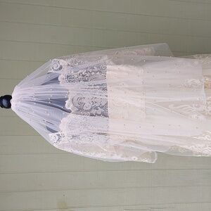 Champagne Rose Pearl Fingertip Veil